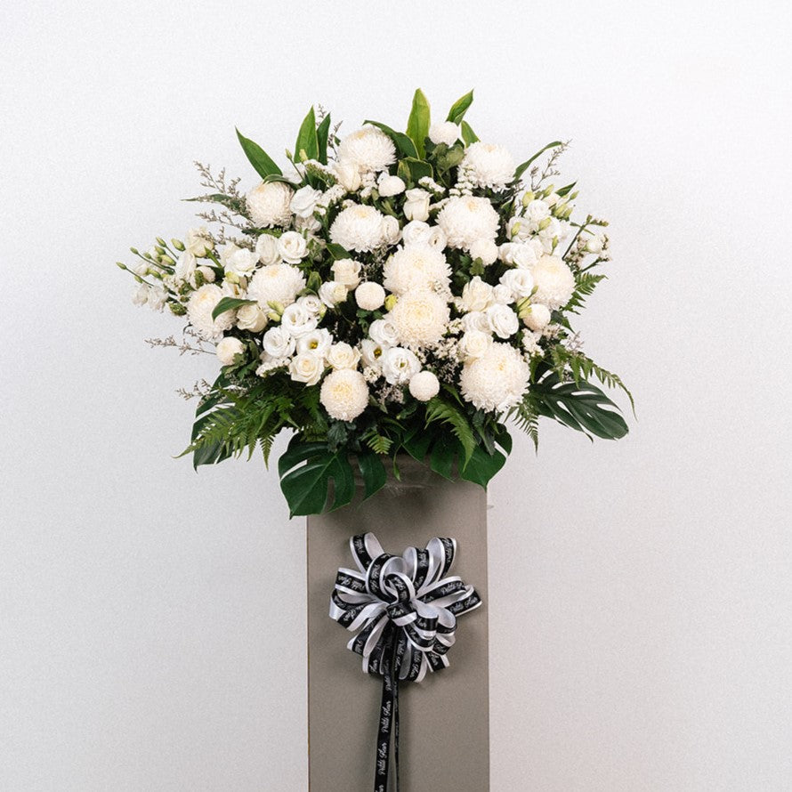 Classic Sympathy Wreath