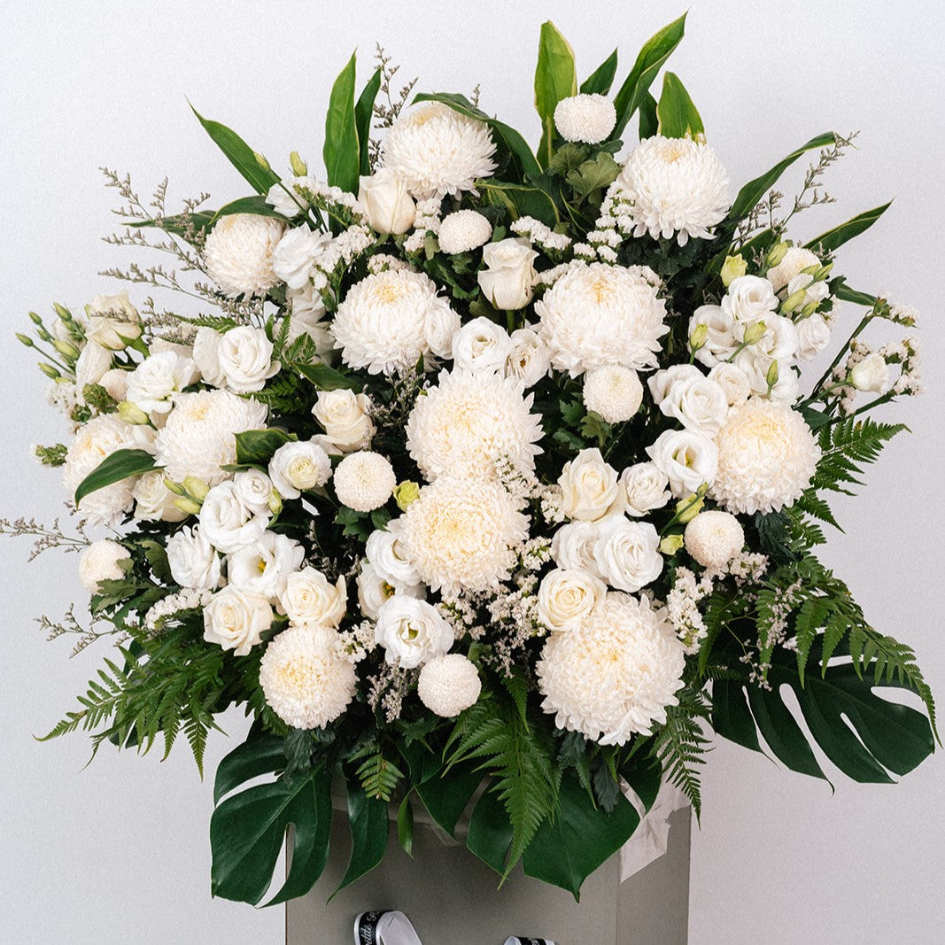 Classic Sympathy Wreath