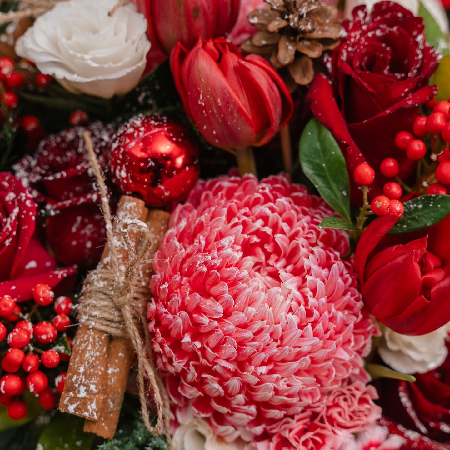 Blush & Berries Christmas Blooms
