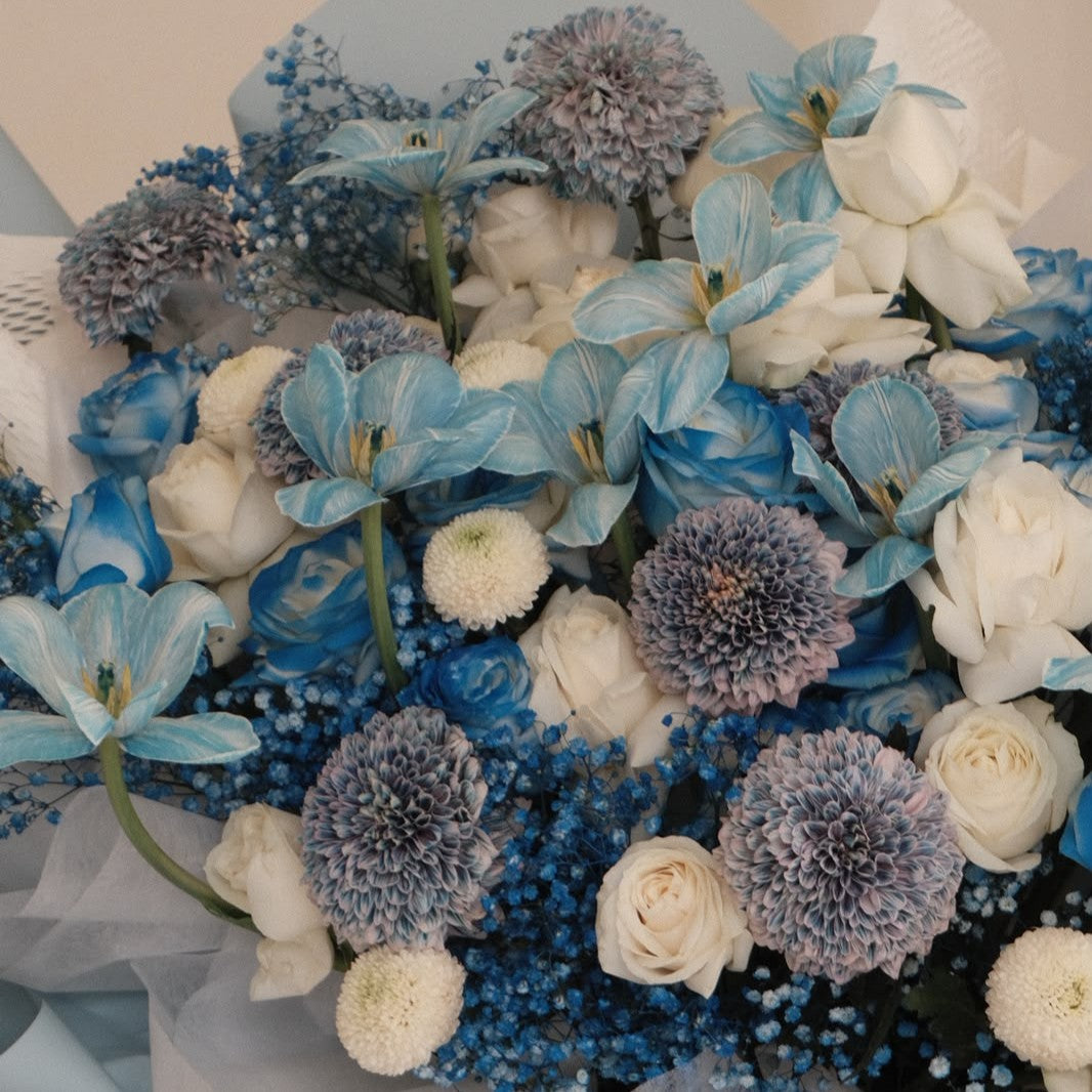 Blue Horizon — Tulips & Gompie Bouquet