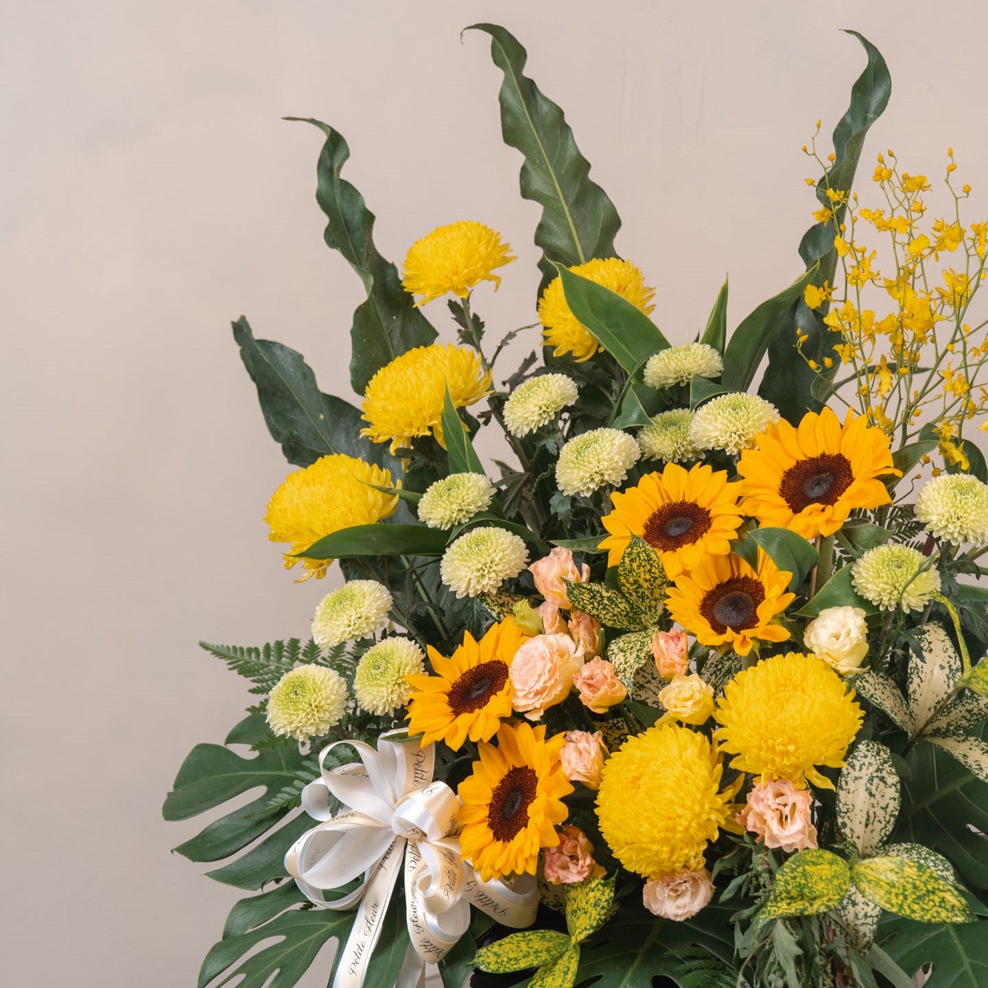 Vibrant and Cheery Floral Stand