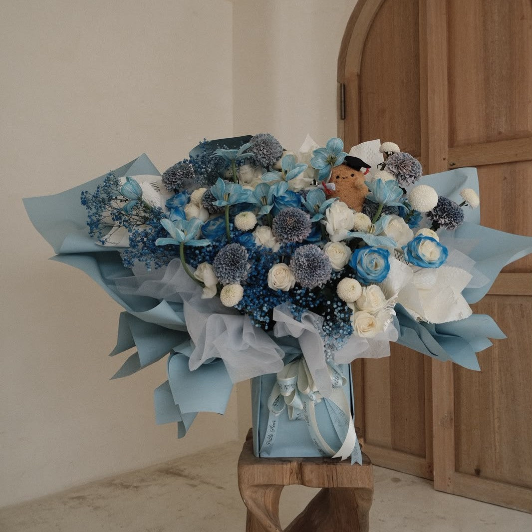 Blue Horizon — Tulips & Gompie Bouquet